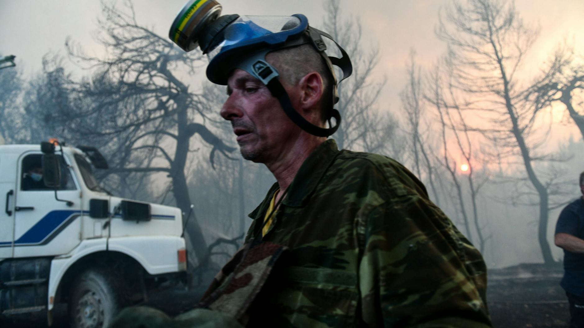 Griechenland: Brandbekämpfer sind am Ende ihrer Kräfte.