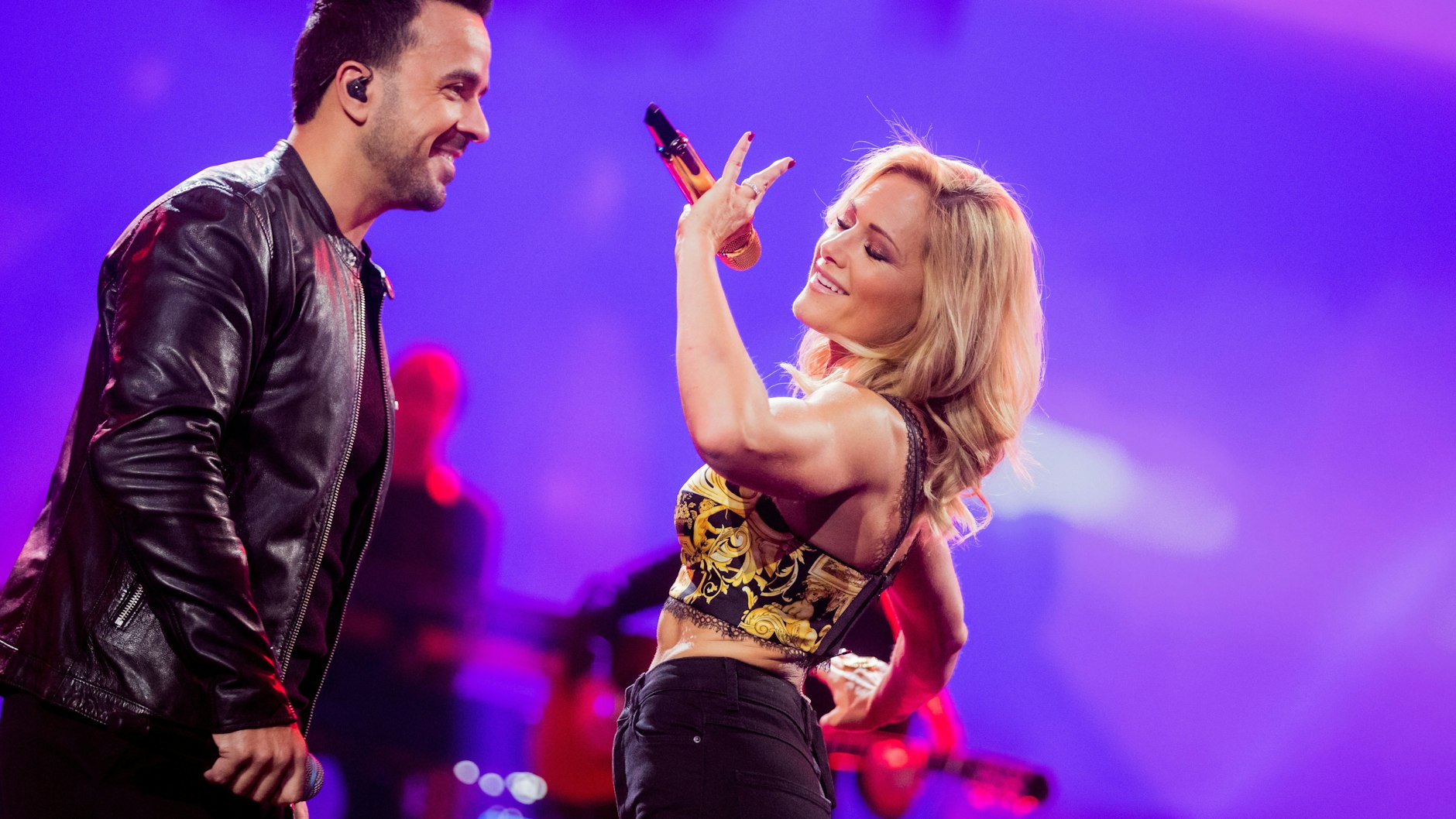 Helene Fischer singt mit Luis Fonsi, Sänger aus Puerto Rico, bei der Aufzeichnung der Helene Fischer Show.