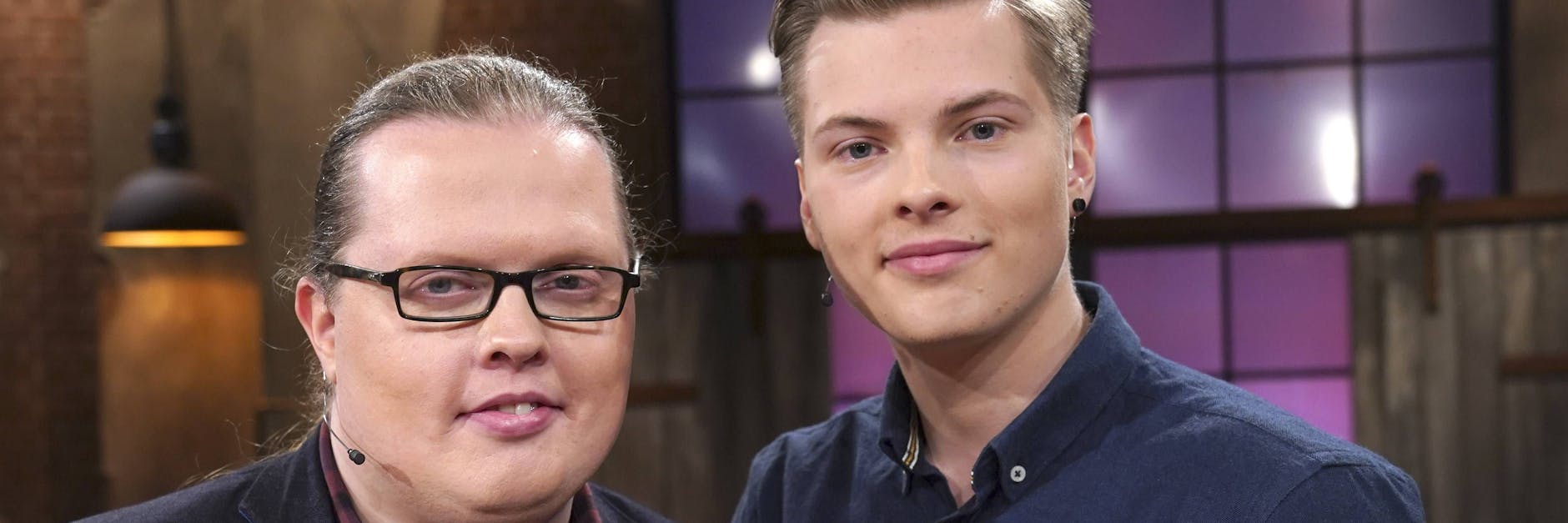 Angelo Kelly und sein ältester Sohn Gabriel Kelly (r.).