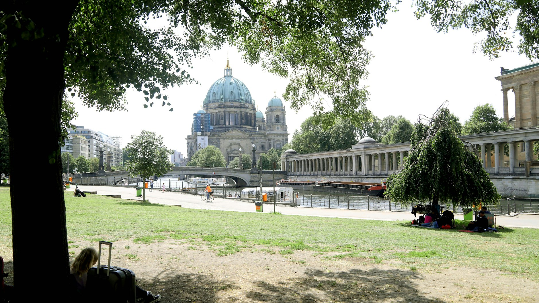Der James-Simon-Park wird am Wochenende jetzt abgeriegelt.