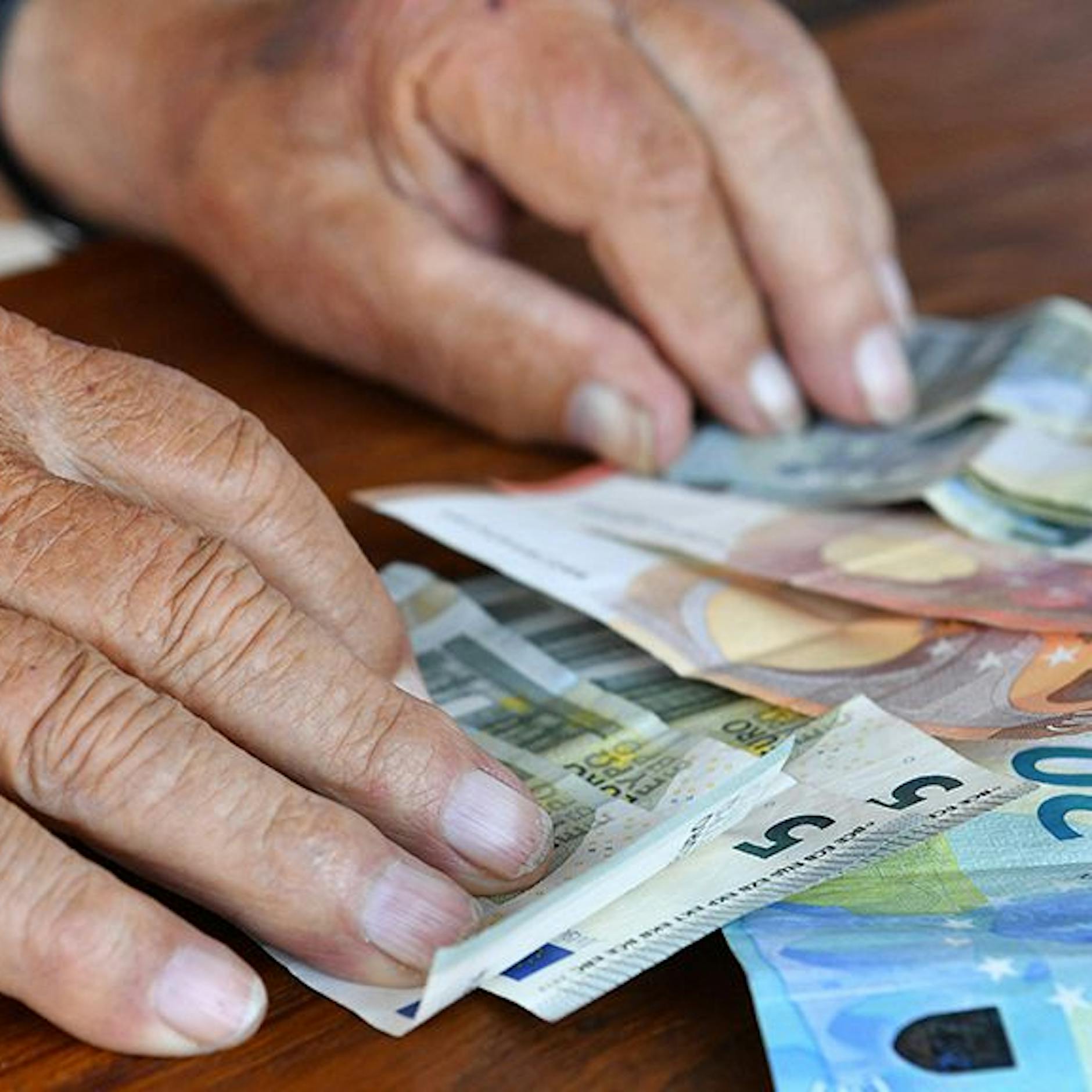 Gemeine Enkeltrick-Abzocke! Opfer warnt vor den skrupellosen Tätern – so schützen Sie Ihre Lieben vor den Betrügern