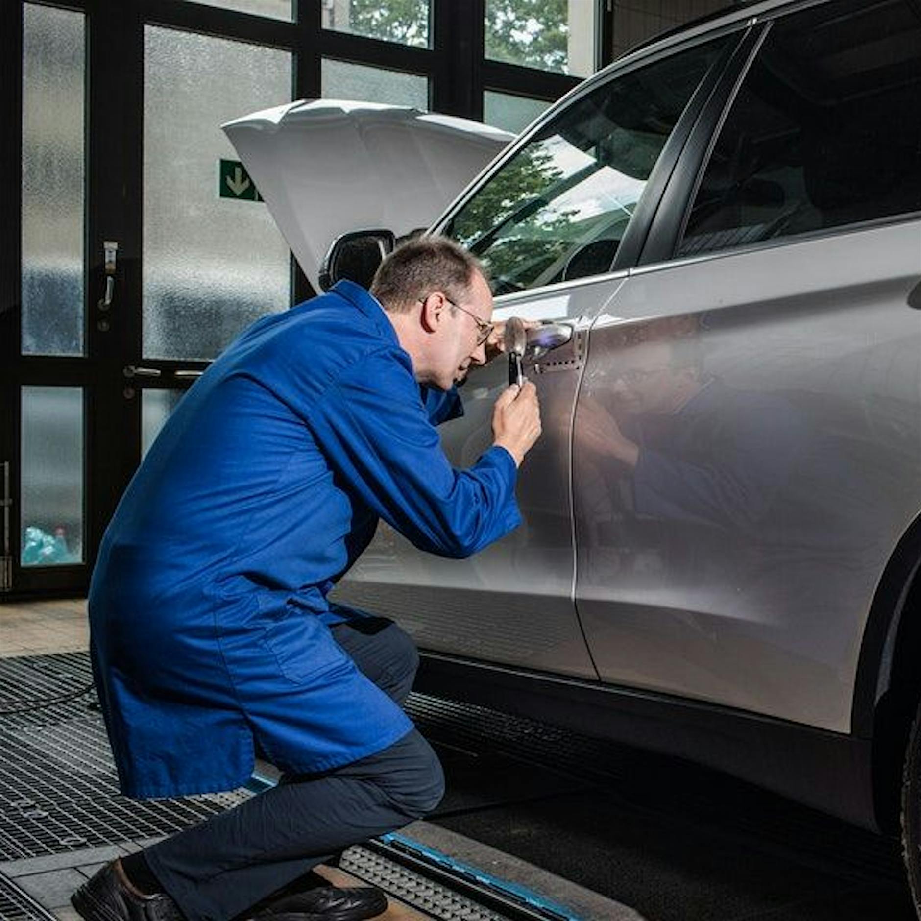 Berliner Polizei-Experten: Was Kratzer erzählen können