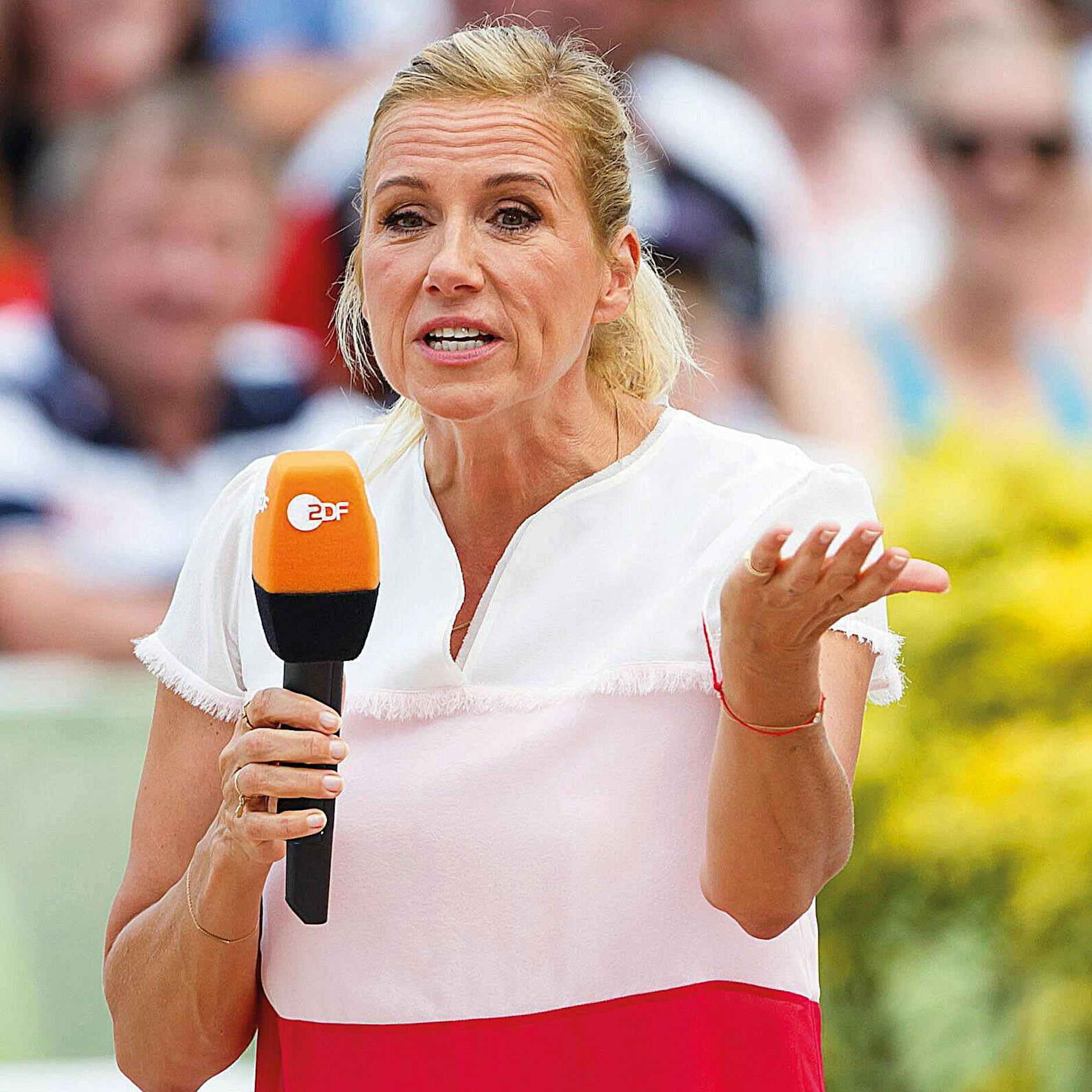 TV-Star Andrea Kiewel: Unfassbare Kommentare! So schlimm lästert das Netz über die Moderatorin und ihren „Fernsehgarten“