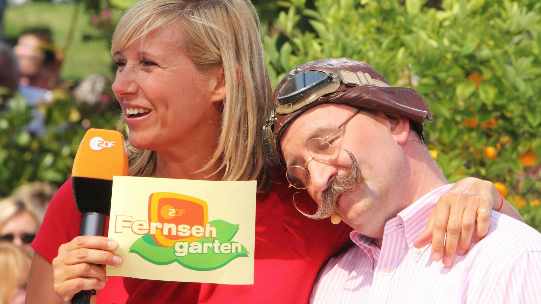 Moderatorin Andrea Kiewel und „Bares für Rares“-Star Horst Lichter im „Fernsehgarten“.