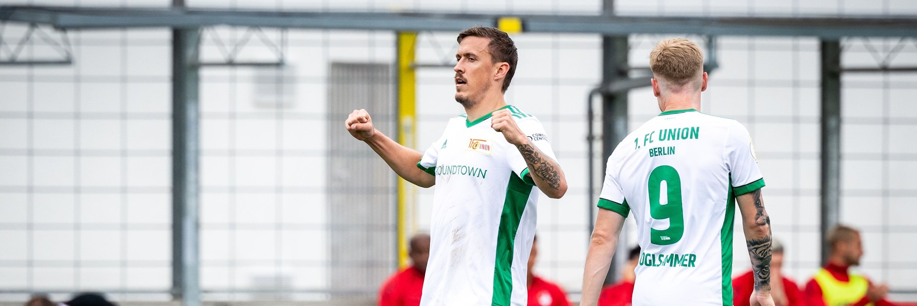 Max Kruse jubelt über seinen Treffer zum 1:0.