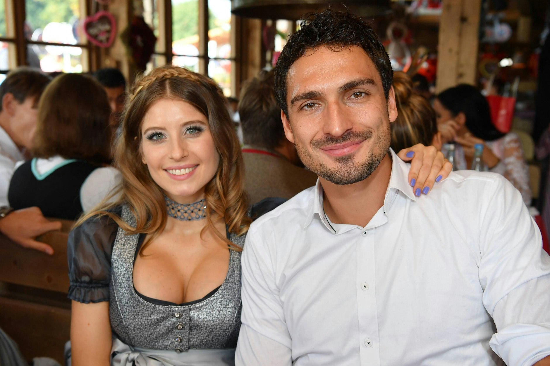 Foto aus glücklichen Zeiten: Cathy und Mats Hummels beim Oktoberfest im Jahr 2017.