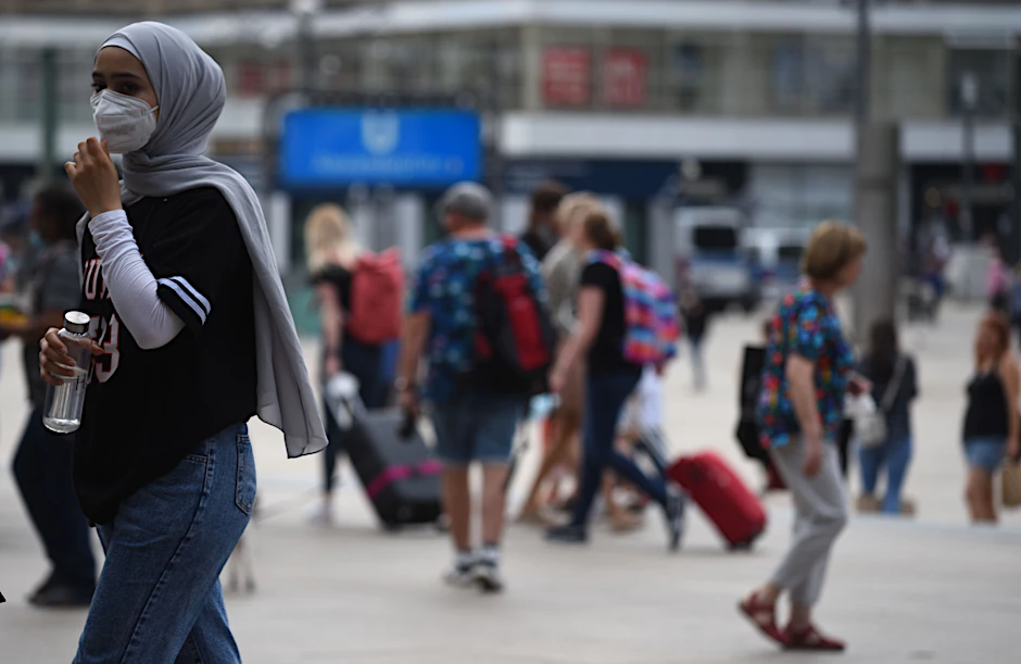 Laut einer Umfrage haben 35 Prozent der Menschen Diskriminierung erfahren.