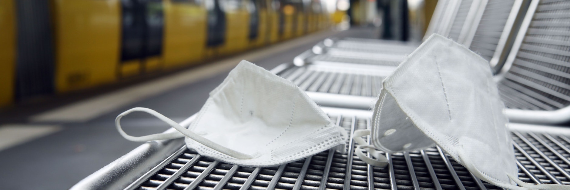 Laut Beschlussentwurf planen Bund und Länder ein Ende der kostenlosen Schnelltests im Oktober. Die Maskenpflicht soll hingegen für alle bestehen bleiben.