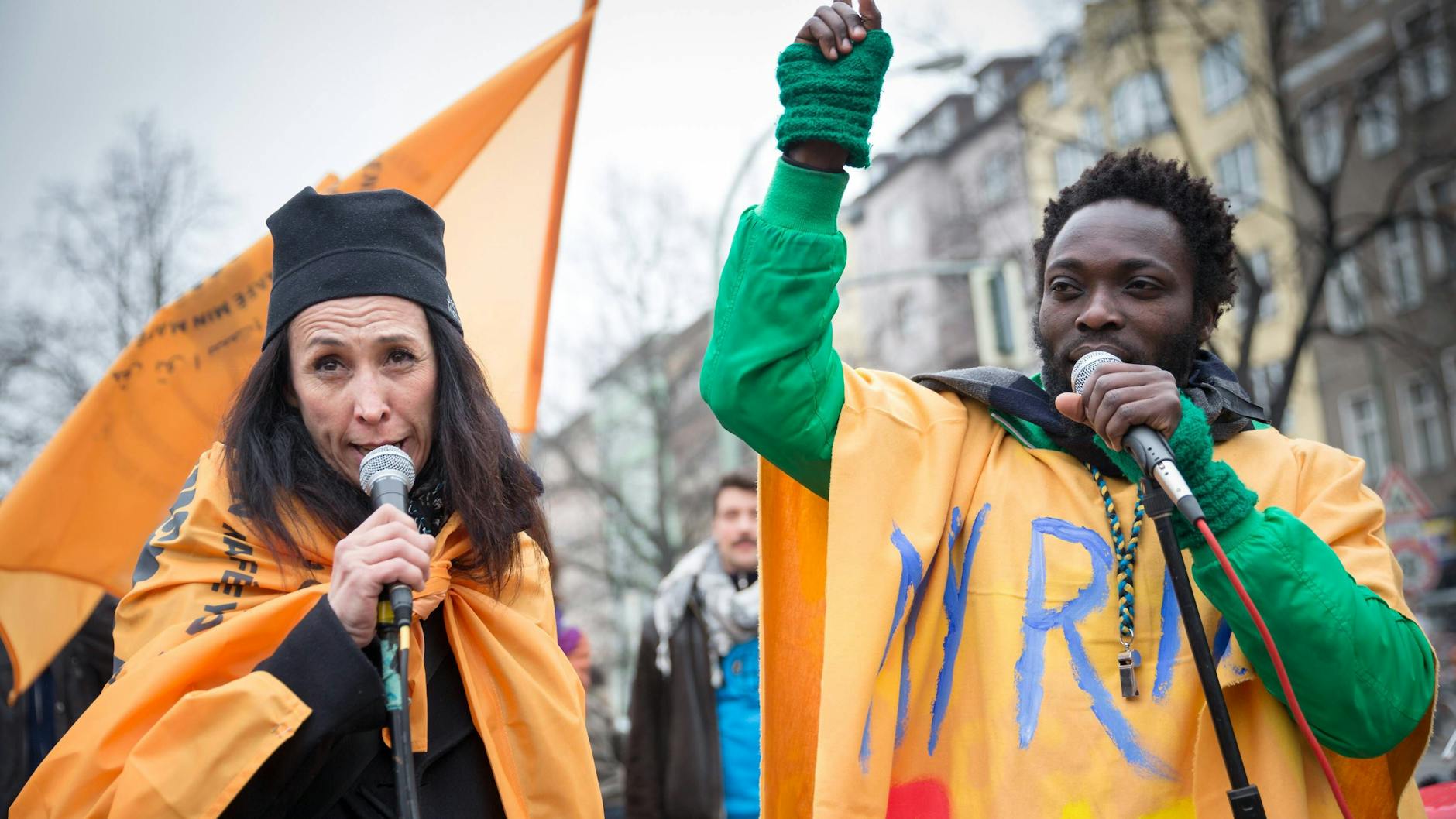 Protestierende am internationalen Tag gegen Rassismus in Berlin. Auch künftig will sich die Stadt noch stärker gegen die Diskriminierung von Menschen afrikanischer Herkunft einsetzen.<br><br>