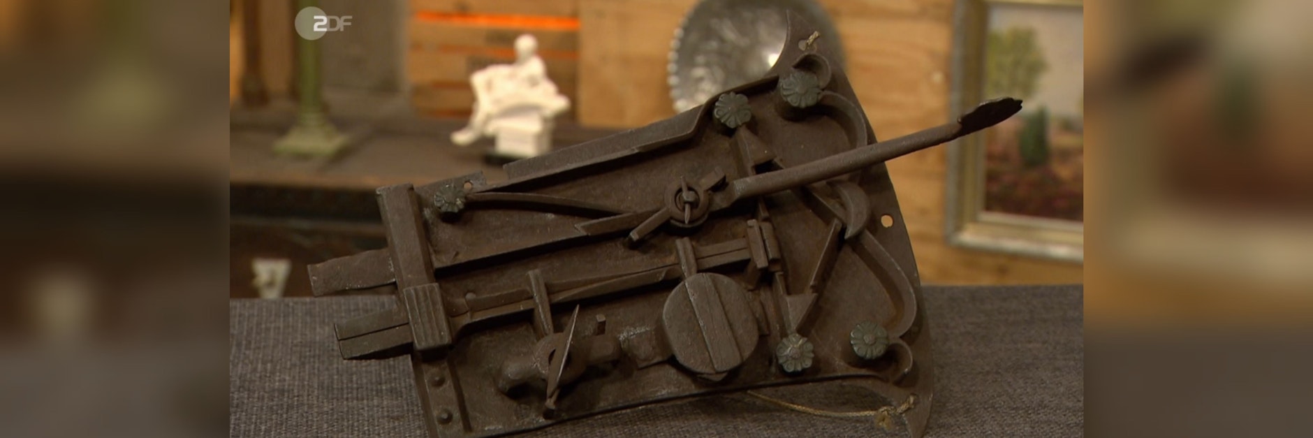 Dieses alte Schloss soll bei „Bares für Rares“ den Besitzer wechseln.