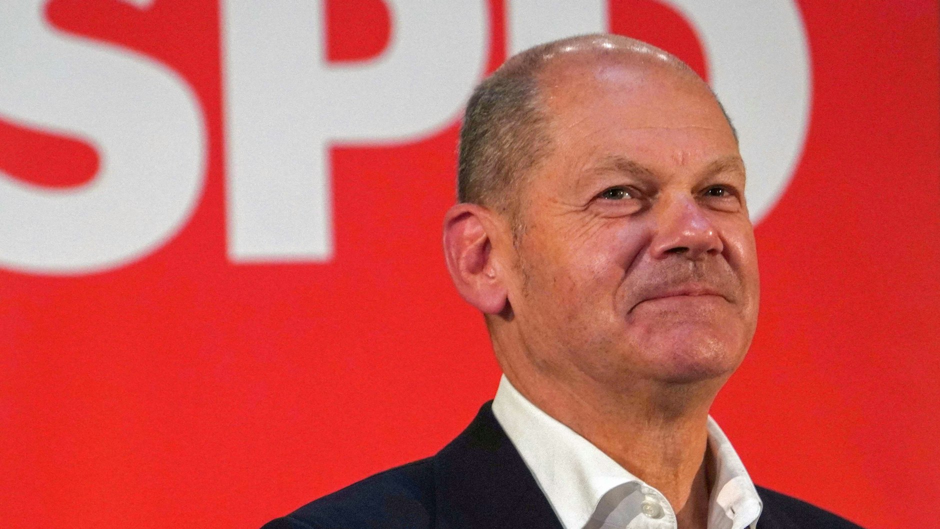 Olaf Scholz (SPD) liegt in der Kanzlerfrage mit einem Vorsprung von 10 Prozentpunkten vorne.