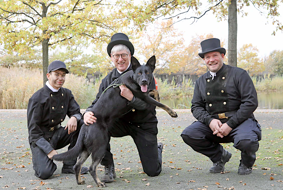 Warum Schornsteinfeger Glücksbringer für schwarze Katzen und Hunde sind