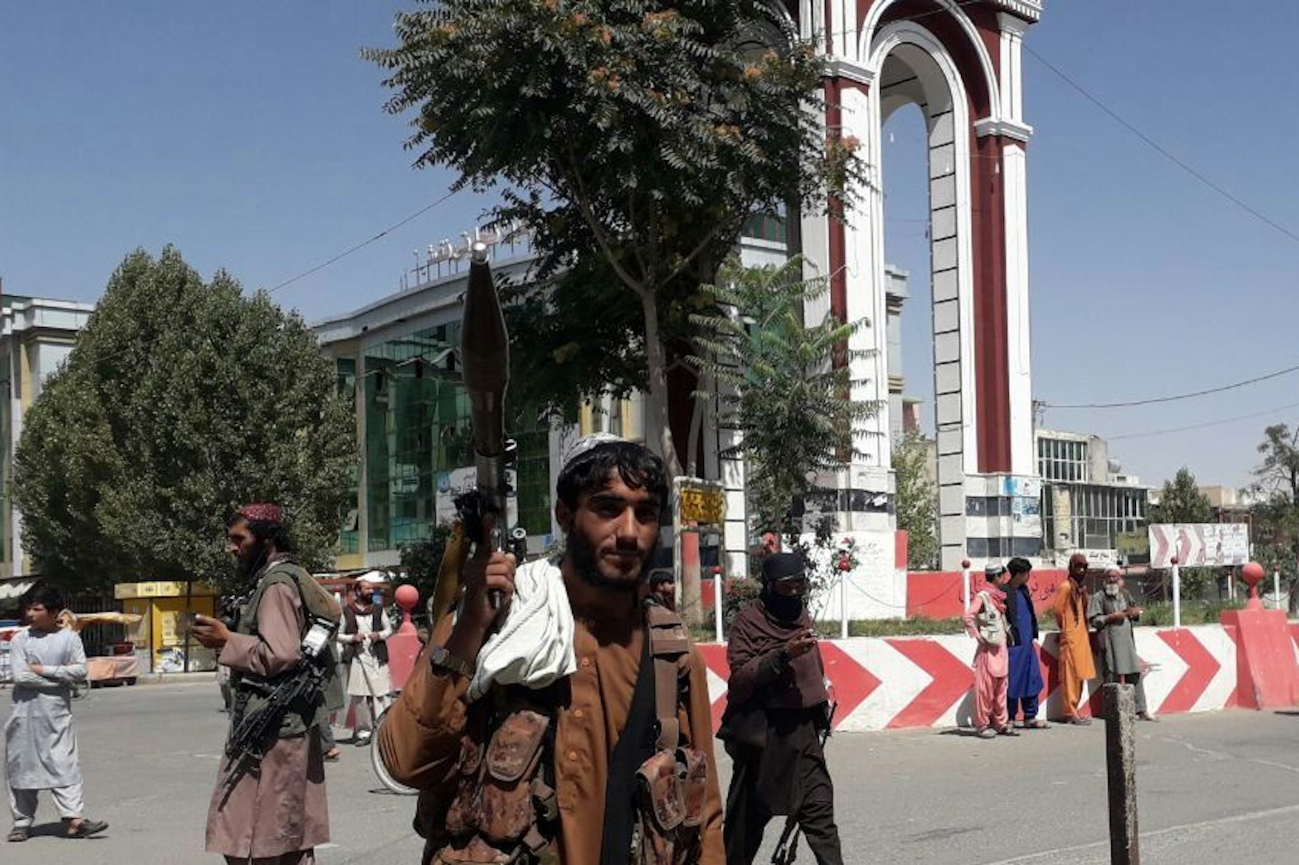 Taliban-Kämpfer am vergangenen Donnerstag in der Stadt Ghazni im Osten Afghanistans 150 Kilometer von Kabul entfernt.