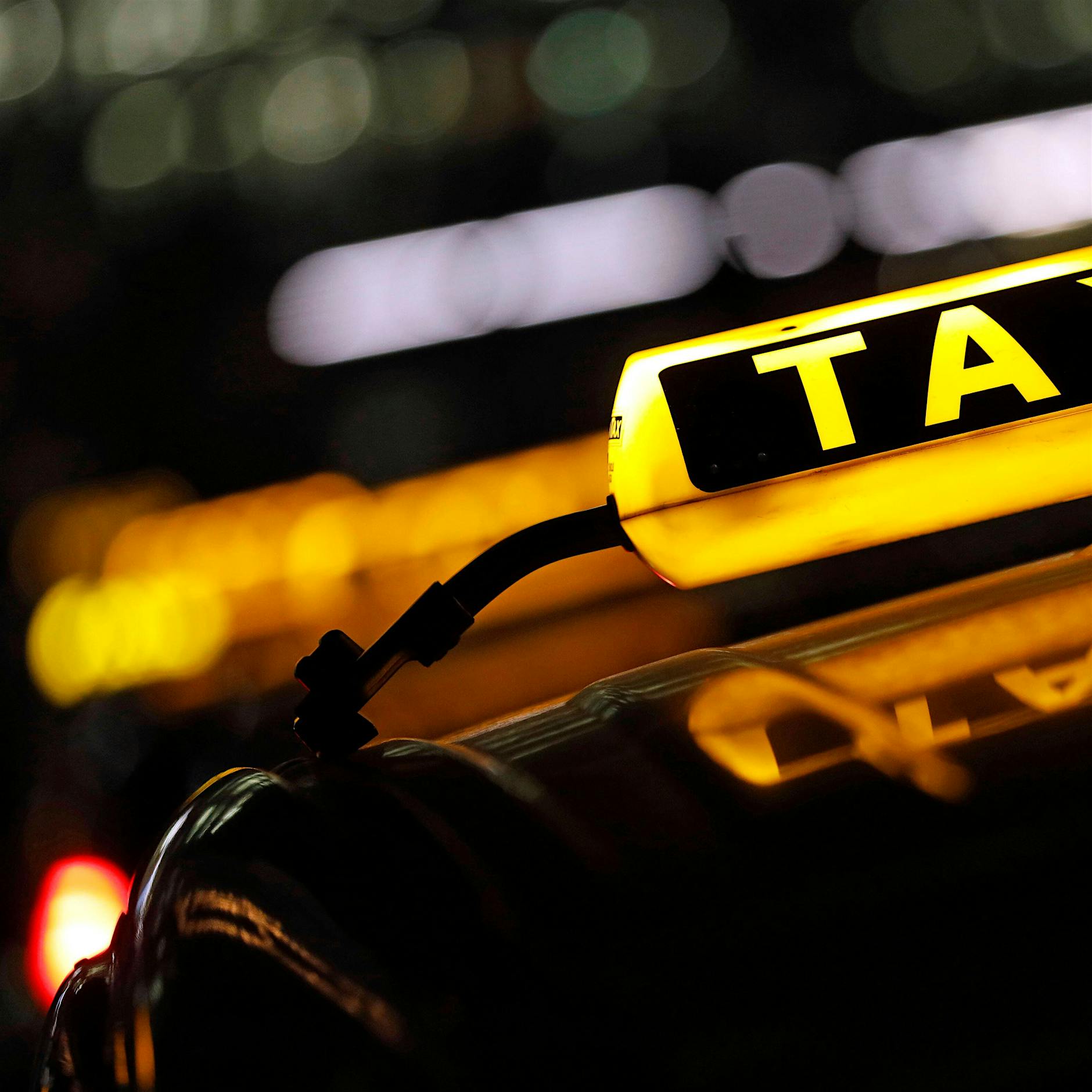 Getötete Afghanin: Tatverdächtige nahmen Taxi zum Südkreuz – Fahrer gefunden