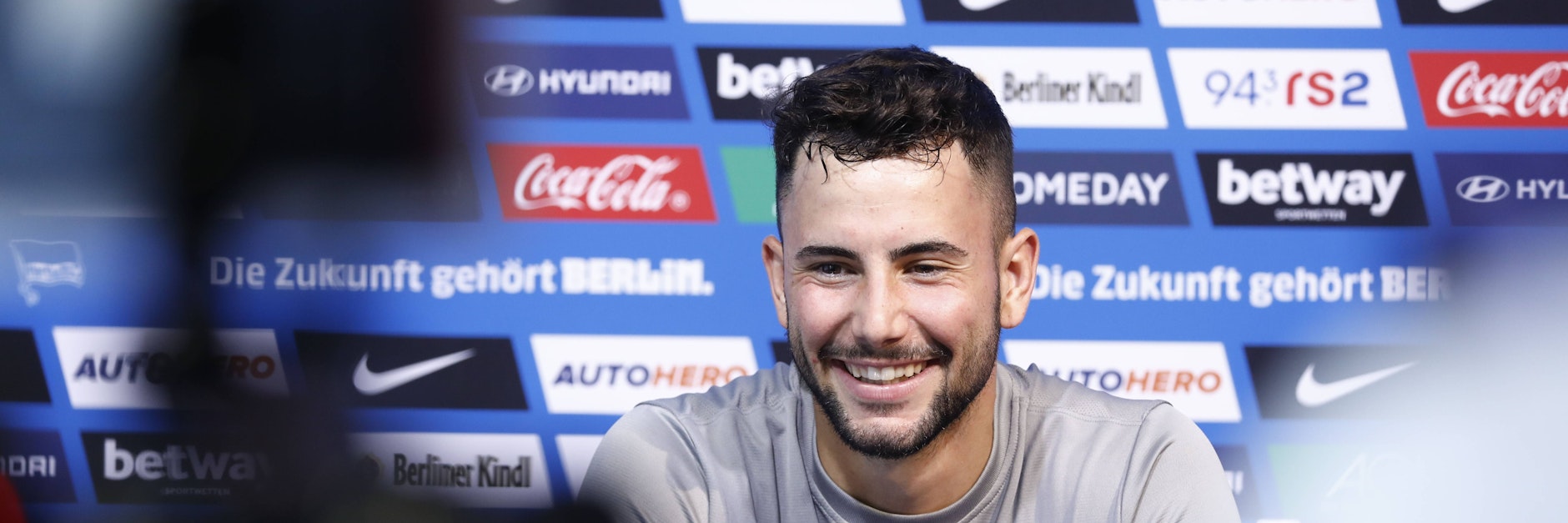 Marco Richter kam schweißgebadet direkt vom Training und stellte sich den Fragen der Journalisten.