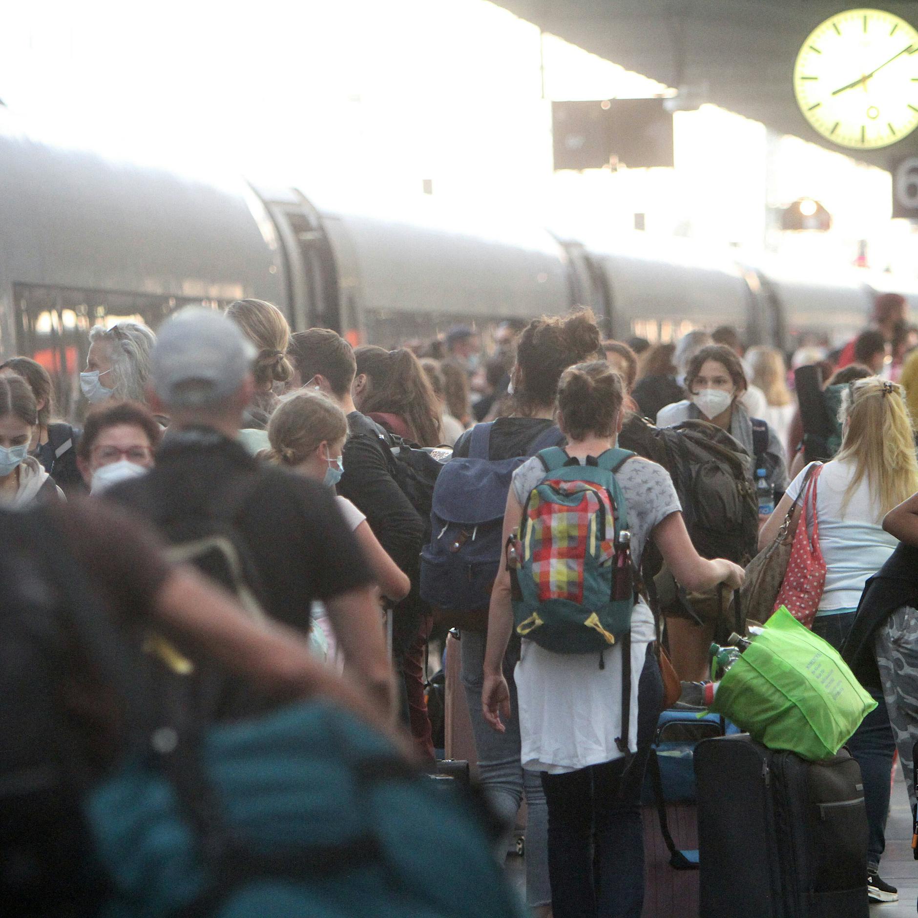 Ohne Abstand in vollen Zügen – Streik der Lokführer geht weiter!