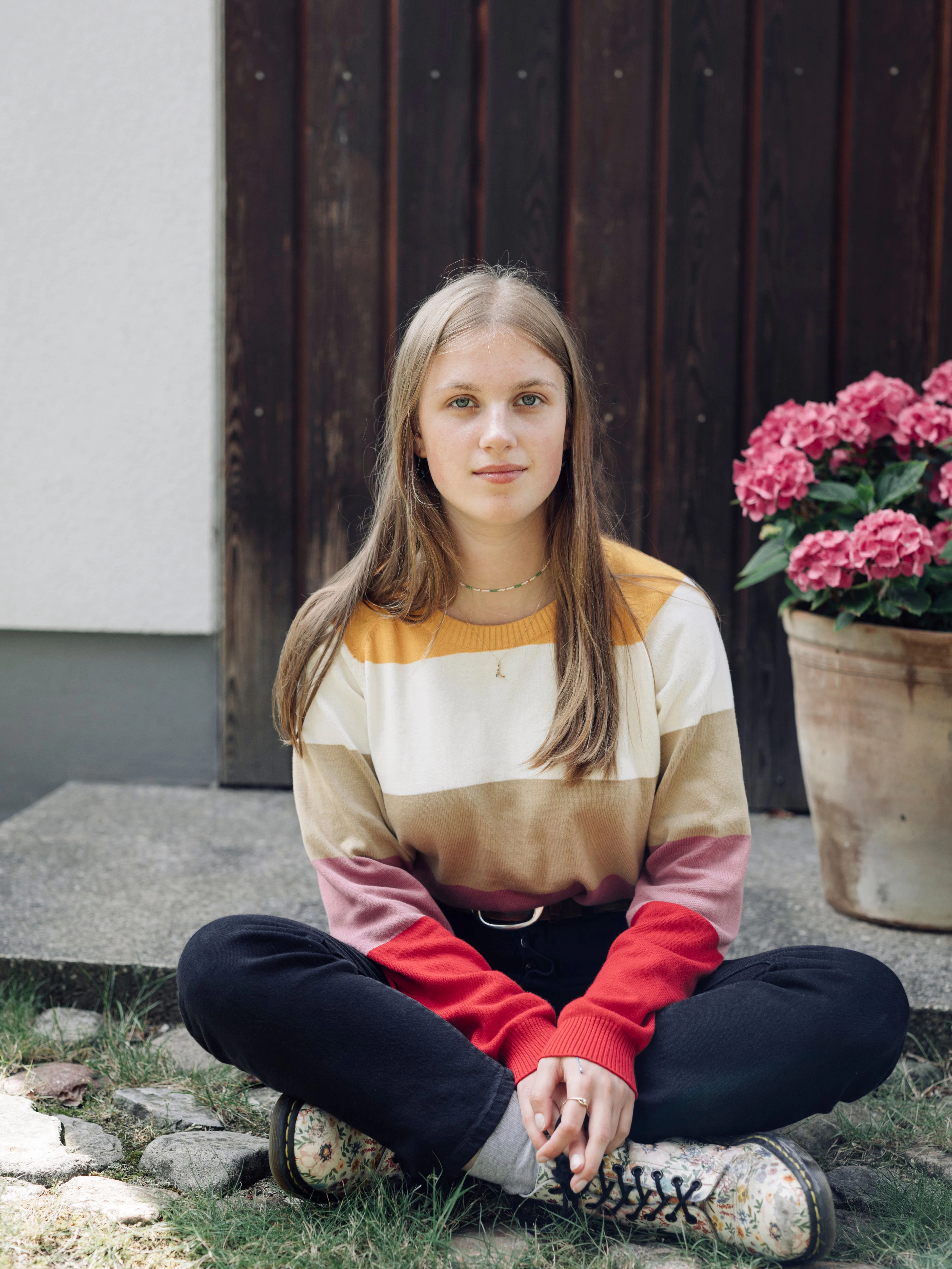 Lina lässt sich trotz der vollständigen Impfung immer noch testen.