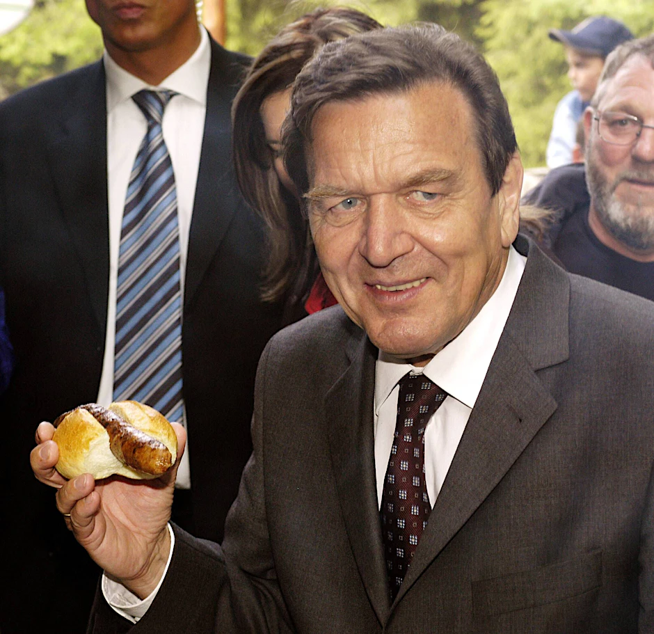 Gerhard Schröder liebt sie: die Wurst.