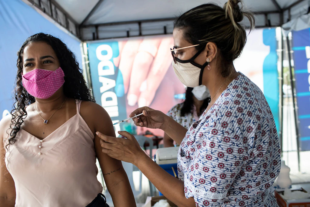 „Hybride Immunität“: Sollten sich Genesene gegen Corona impfen lassen?