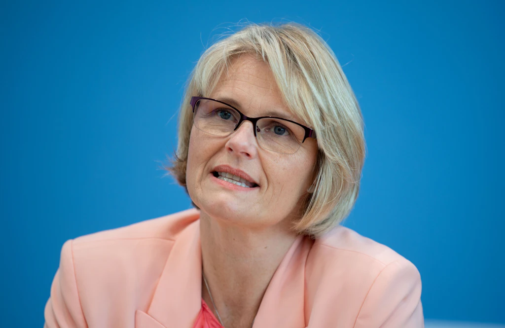 Karliczek will keine Einschränkungen für ungeimpfte Schüler