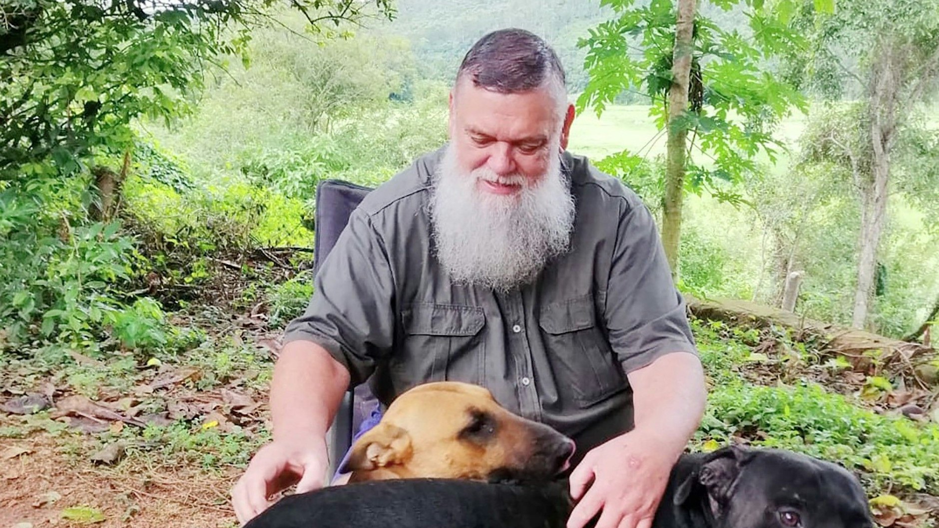 „Bauer sucht Frau International“-Bauer Werner (†64) geht mit seinen Hofdamen auf seine letzte Safari.