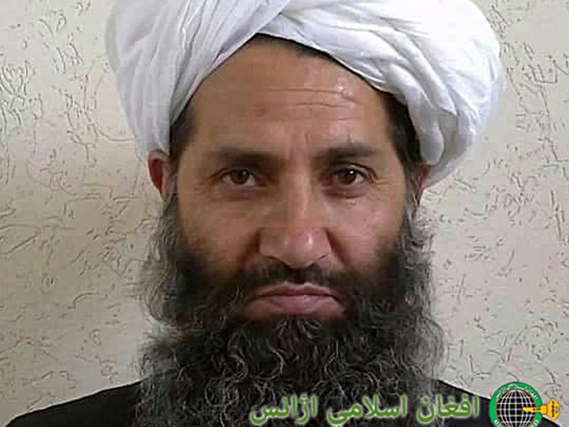 Auf diesem undatierten, 2016 veröffentlichten, Foto posiert Haibatullah Achundsada für ein Porträt.&nbsp;