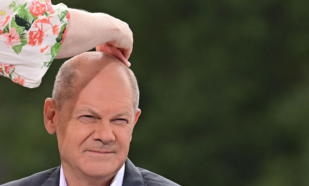 Haarausfall oder: Wenn der Wahlkampf von Olaf Scholz in die Krise führt