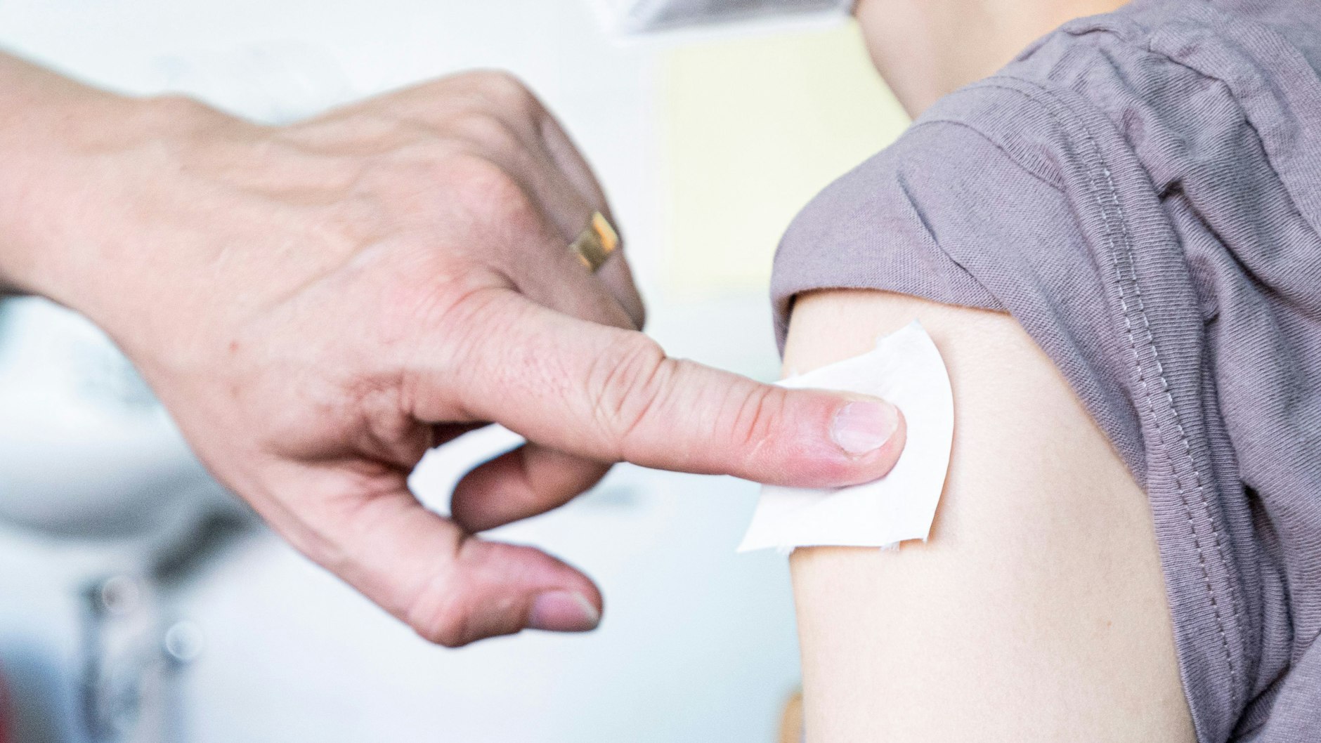 Die Ständige Impfkommission hat am Montag die Corona-Impfungen für alle Menschen ab zwölf Jahren empfohlen.