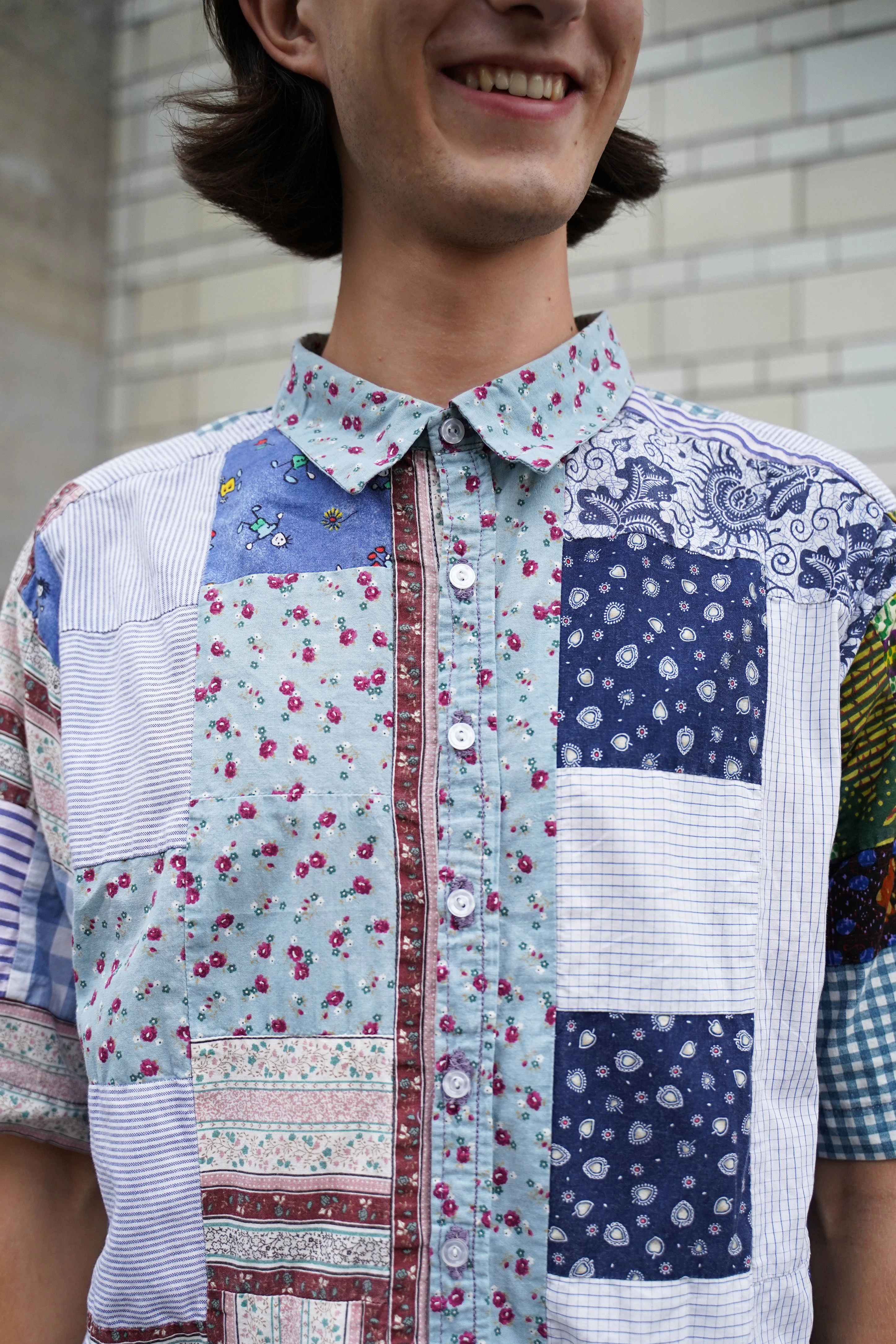 Dieses Patchwork-Wunder hat Raphaels Mutter aus alten Stoffresten zusammengenäht.
