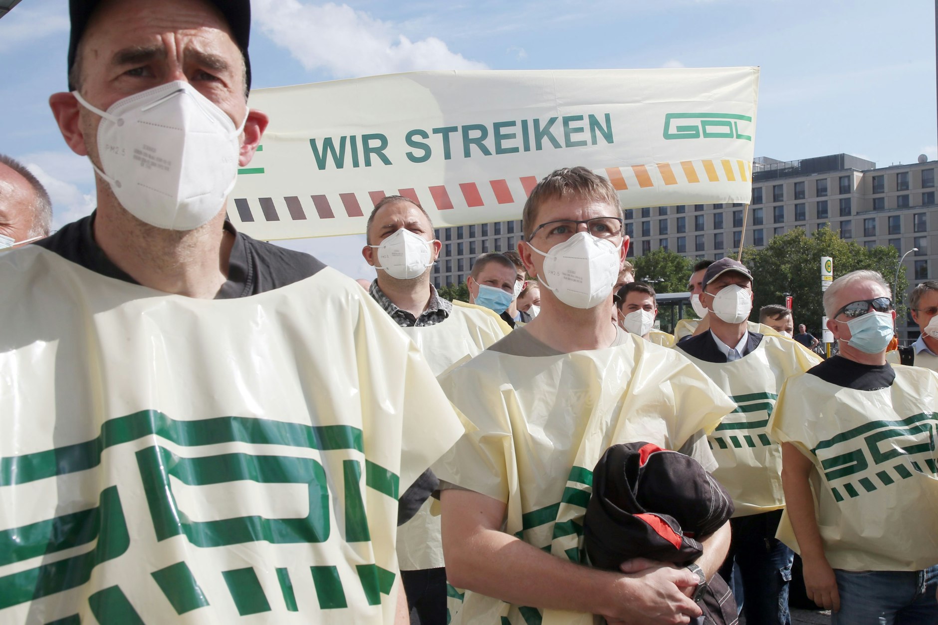 Streikende Eisenbahner am Berliner Hauptbahnhof. In der vergangenen Woche wurde der Personenverkehr 48 Stunden lahmgelegt. Der nächste Ausstand könnte länger dauern.