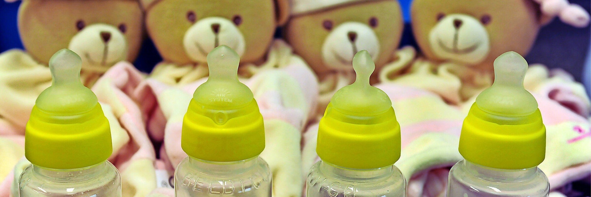 Baby-Fläschchen gehören nicht in die Spülmaschine, raten Experten.