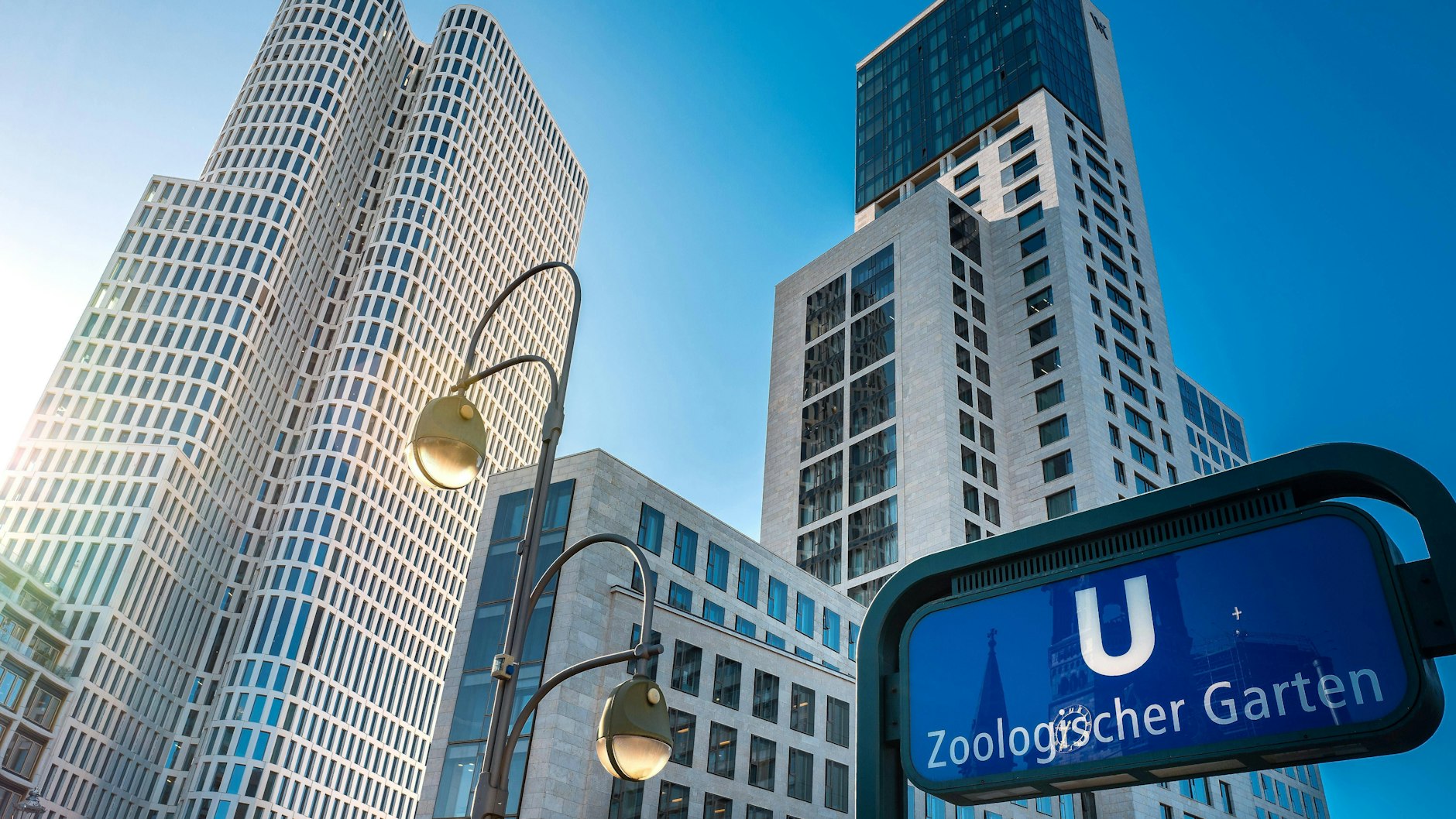 Hoch hinaus am Breitscheidplatz: Das Upper West und das Waldorf Astoria Hotel gehören zu den markanten Punkten von Charlottenburg-Wilmersdorf