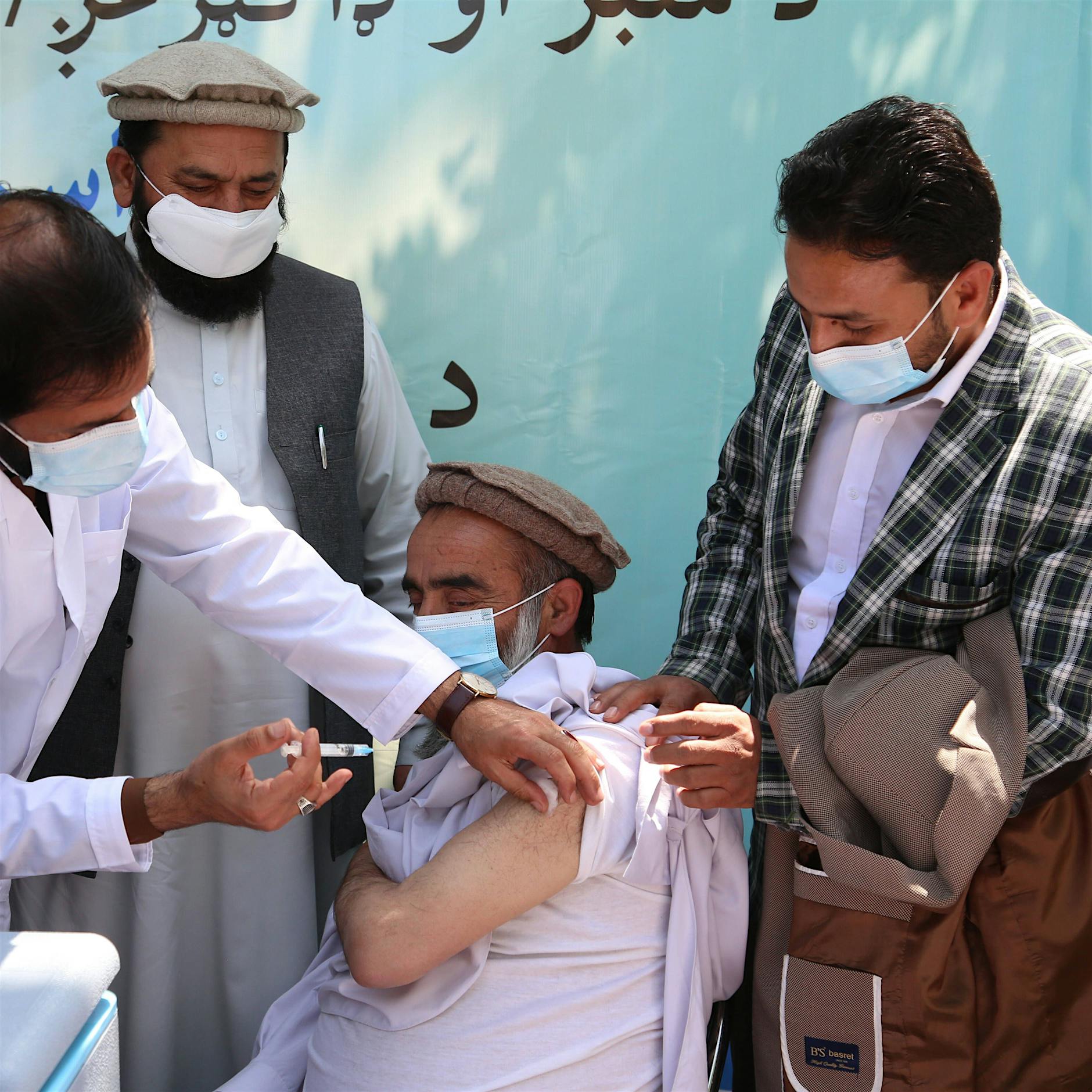 Karl Lauterbach will Impfstoff nach Afghanistan geben