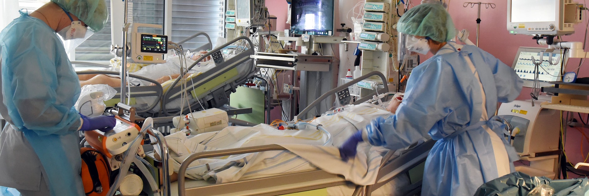 Eine Corona-Ärztin macht sich in einem offenen Brief Luft: Nach seiner Covid-Erkrankung experimentierte ihr Patient mit allem, was höchst umstritten in der Behandlung ist. Erfolglos. Er starb!&nbsp;Impfen lassen hatte er sich nicht: wegen mangelnden Vertrauens in den Wirkstoff.