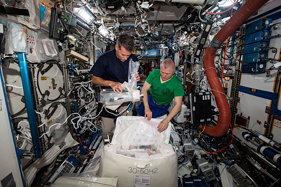 Alltag in der Raumstation ISS im Mai 2021. Was nicht zu sehen ist: Für Astronauten ist Hygiene ein großes Thema.