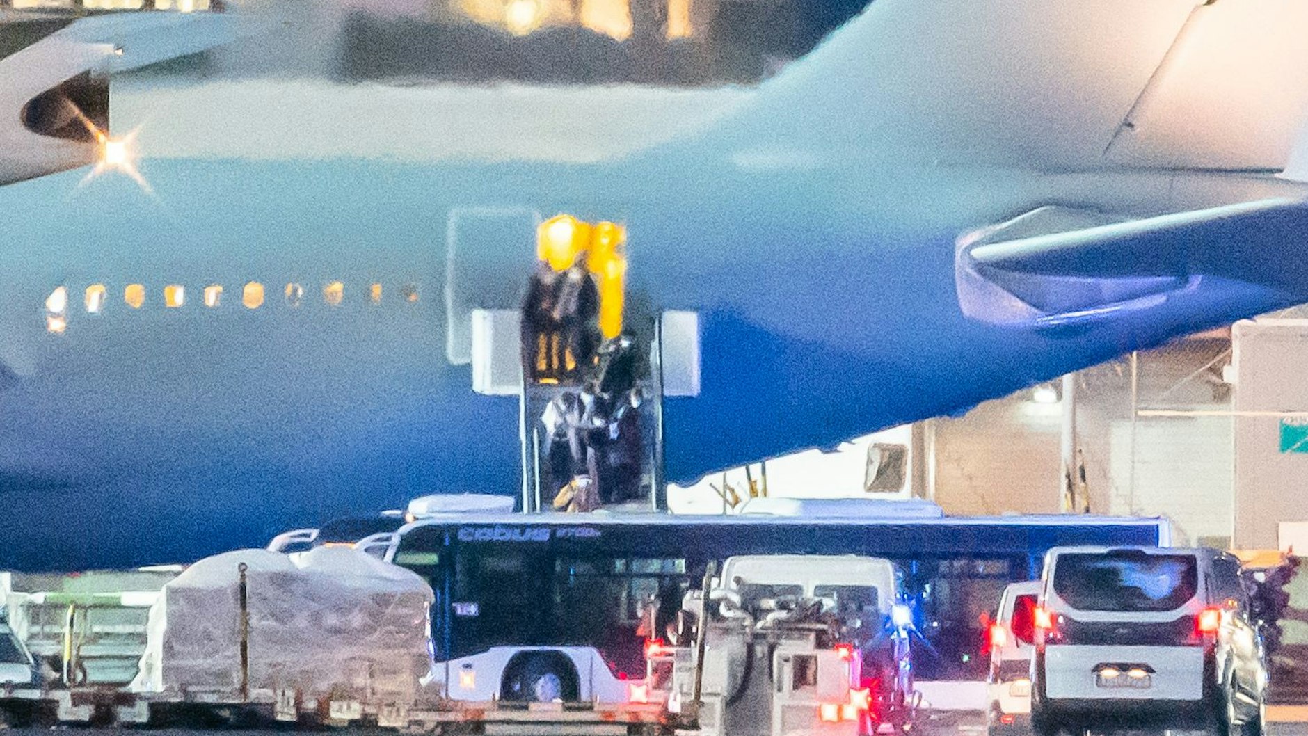 Corona-Einsatz: Februar 2020 landet der A310 „Kurt Schumacher“ in&nbsp; Frankfurt/Main mit Deutschen und Ausländern, die aus der chinesischen Stadt Wuhan evakuiert wurden, wo die Pandemie ihren Anfang nahm.