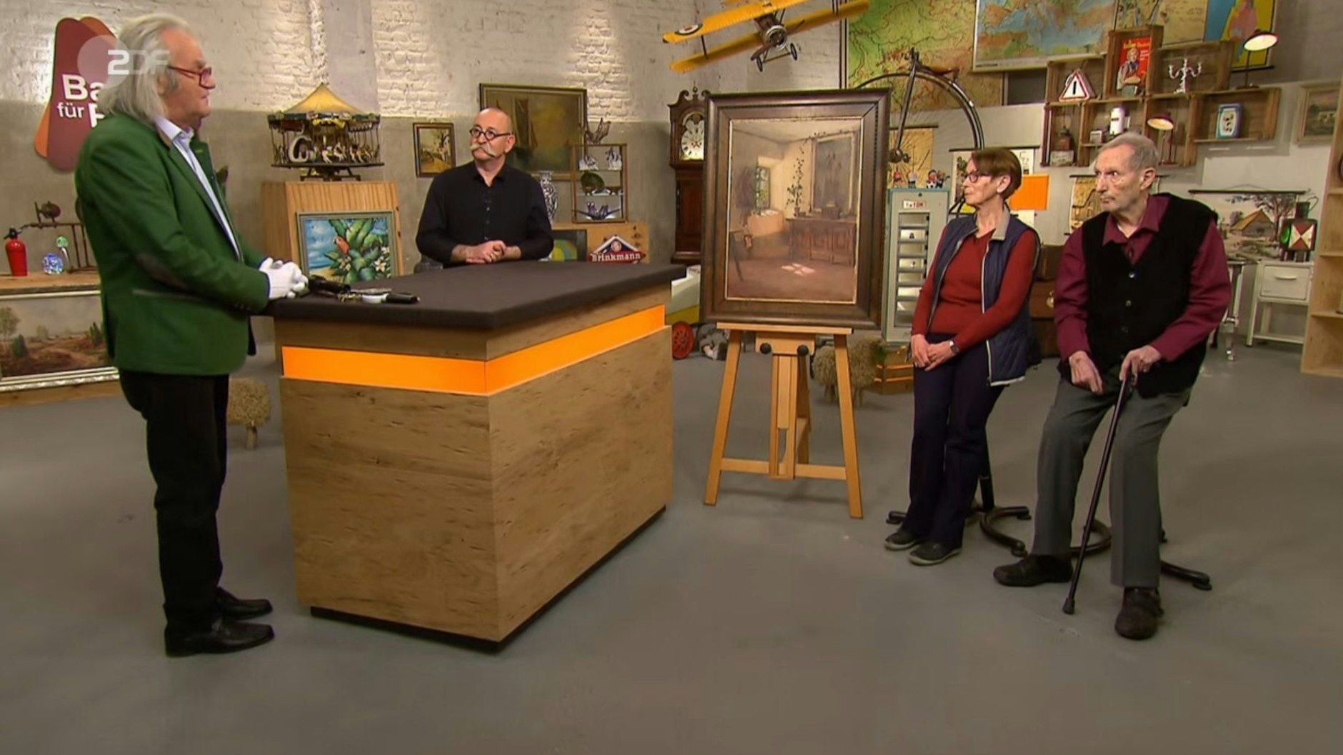 „Bares für Rares“-Experte Albert Maier erklärt das Gemälde, das 1910 gemalt worden ist.