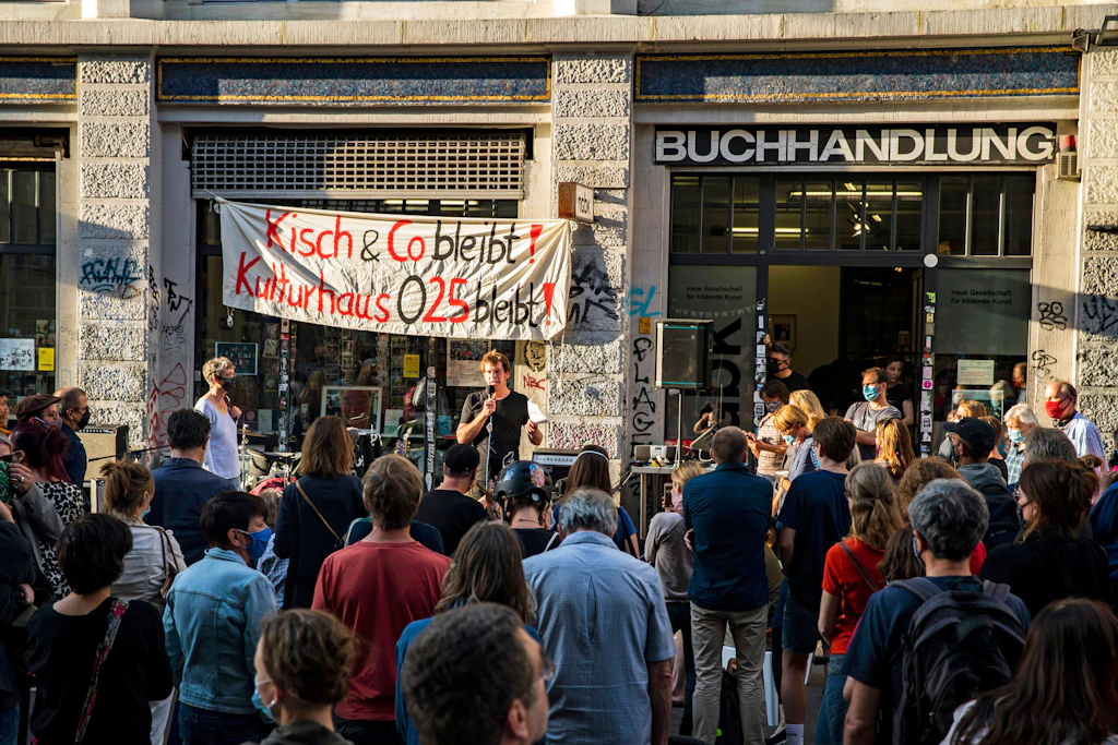Berliner Buchladen Kisch & Co. ist gerettet - von der Deutsche Wohnen