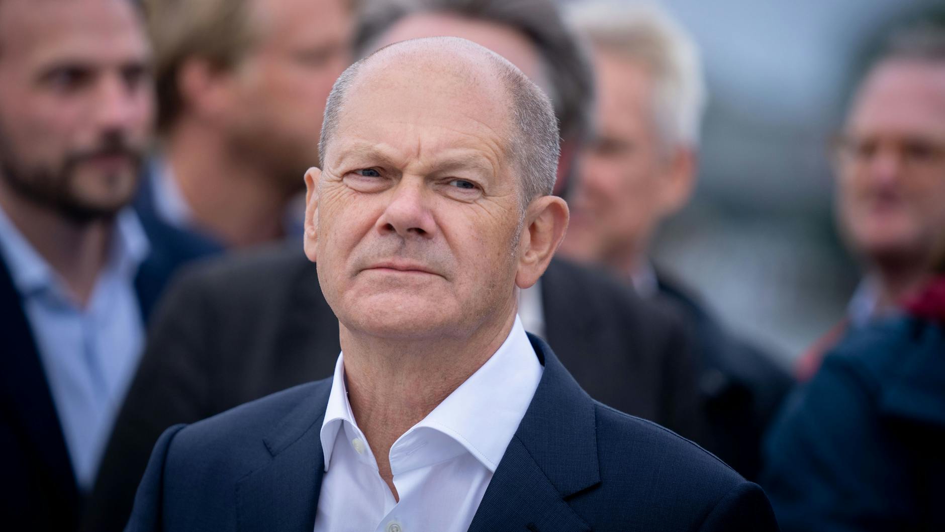 Der SPD-Kanzlerkandidat Olaf Scholz spricht sich gegen einen weiteren Corona-Lockdown aus. Auch Schulöffnungen ausschließlich für geimpfte oder getestete Kinder schließt Scholz aus. 