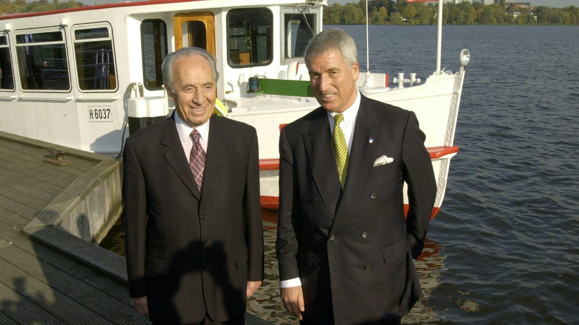 Kai Wünsche zusammen mit dem ehemaligen israelischen Ministerpräsident Schimon Peres (l.) in Hamburg.
