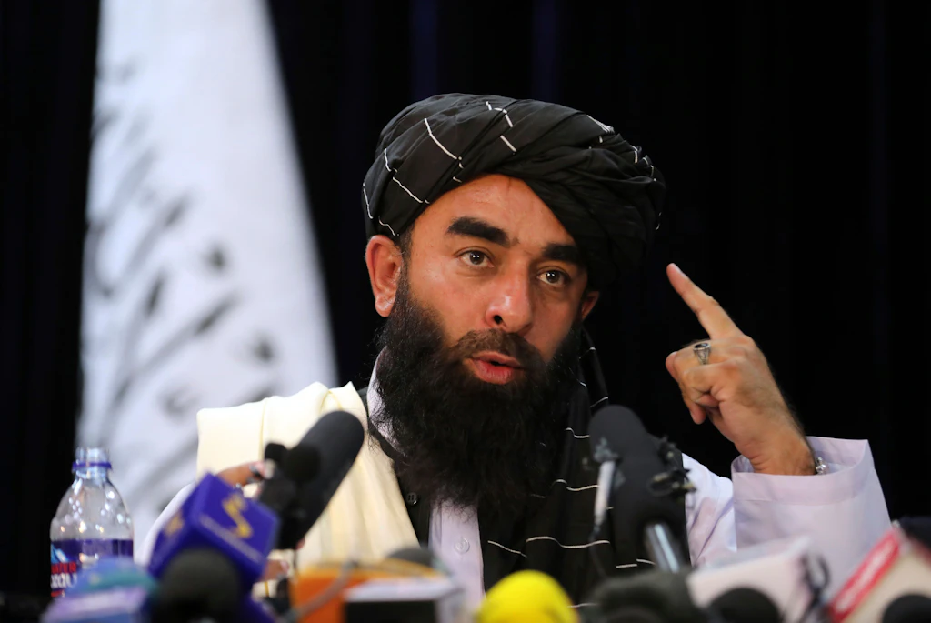 Sperren, Löschen, Zensieren? Social-Media-Konzerne ringen mit Taliban-Accounts