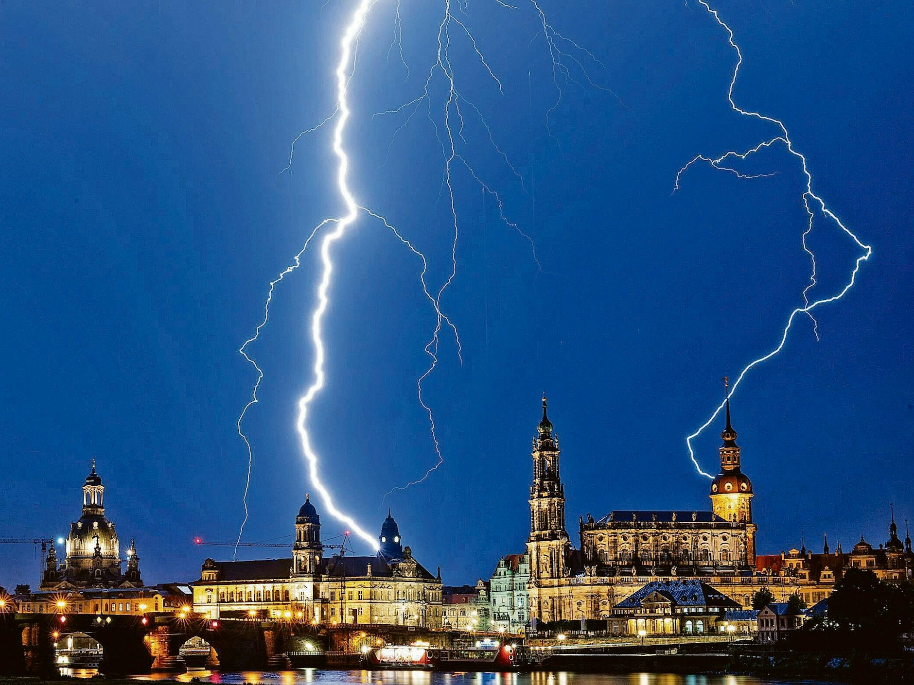 Auch im Osten – wie hier in Dresden – ist mit schweren Gewiettern zu rechnen.&nbsp;