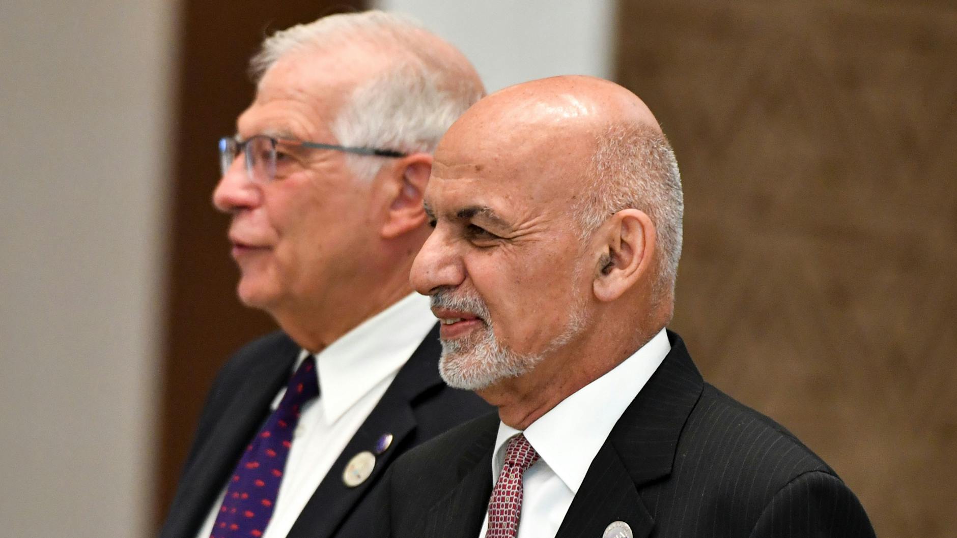 Der EU-Außenbeauftragte Josep Borrell und der afghanische Präsident Ashraf Ghani am 16. Juli auf einer Konferenz in Usbekistan.