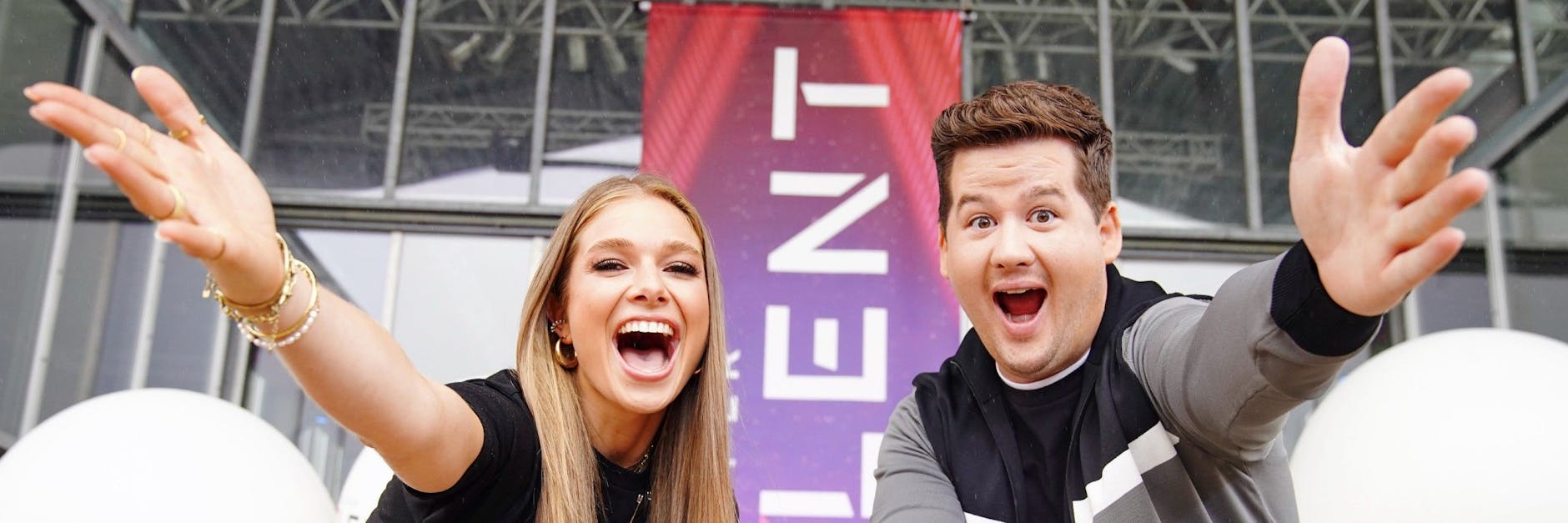 Lola Weippert und Chris Tall sind die neuen Moderatoren beim „Supertalent“.