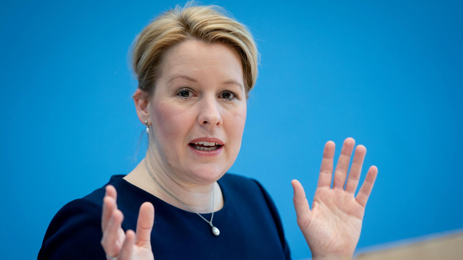 Die Berliner SPD-Politikerin Franziska Giffey steht erneut wegen Plagiatsvorwürfen in der Kritik (Archivbild).