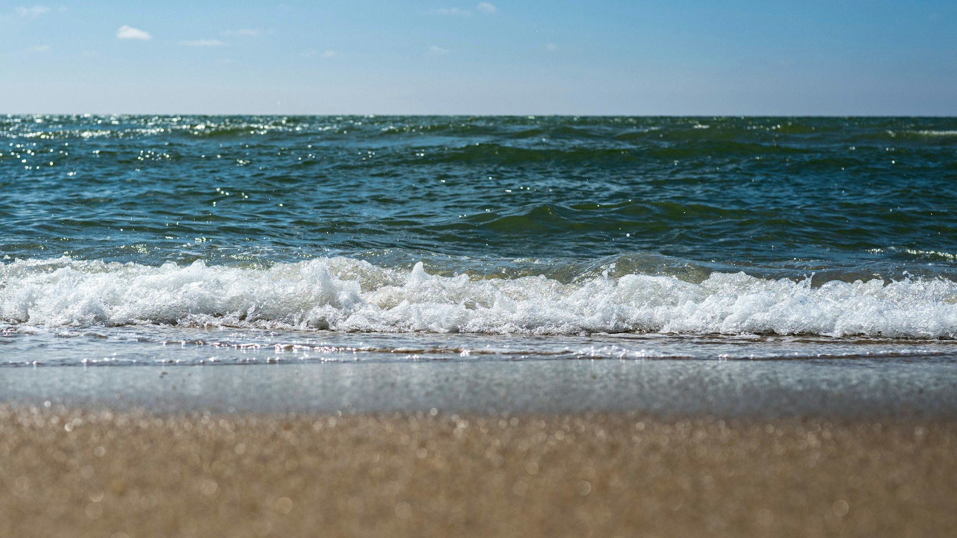 Eine Frau und ein Rettungsschwimmer sind auf Sylt bei einem Badeunglück gestorben (Symbolbild).
