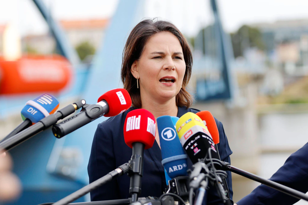 Außenpolitik: Annalena Baerbock wirft Heiko Maas Versagen vor