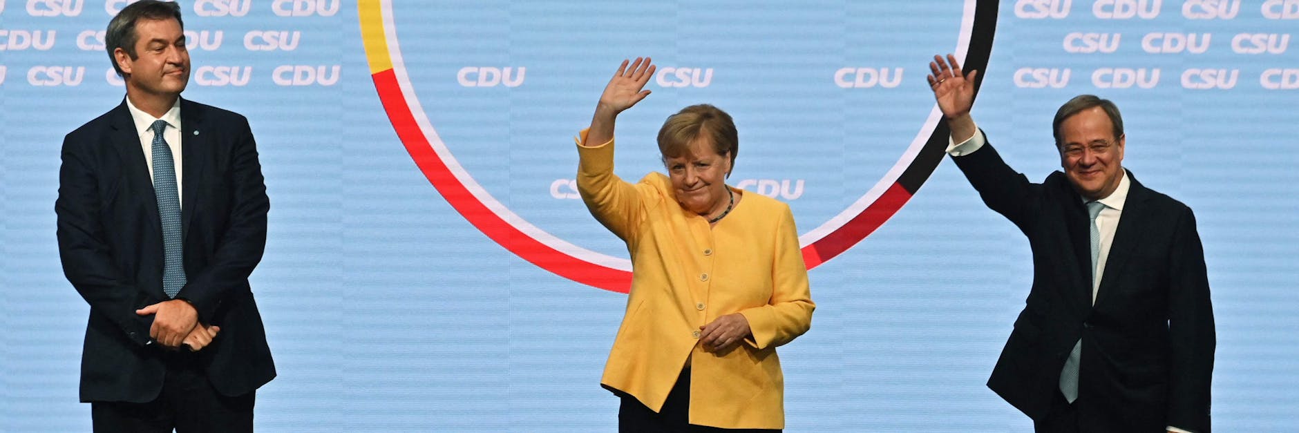 CSU-Chef Markus Söder, Kanzlerin Angela Merkel (CDU) und Kanzlerkandidat Armin Laschet (CDU) im Berliner Tempodrom