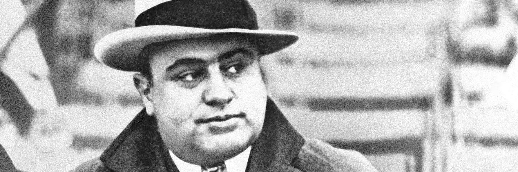 Gangster Al Capone (1931) 