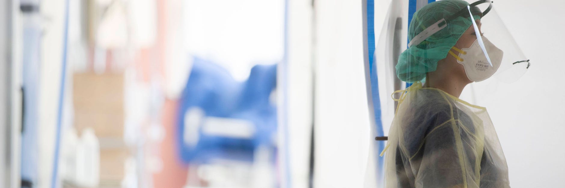 Die Intensivstation eines Krankenhauses: Hier werden wieder mehr Corona-Patienten behandelt, doch Ärzte bleiben überwiegend gelassen.